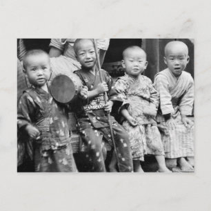 Asiatiska barn i traditionella kläder (1908) vykort