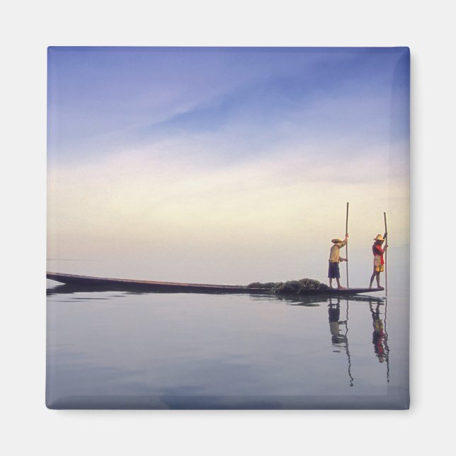 Asien, Burma, (Myanmar) Fiskebåt reflekteras på Magnet (Framsidan)