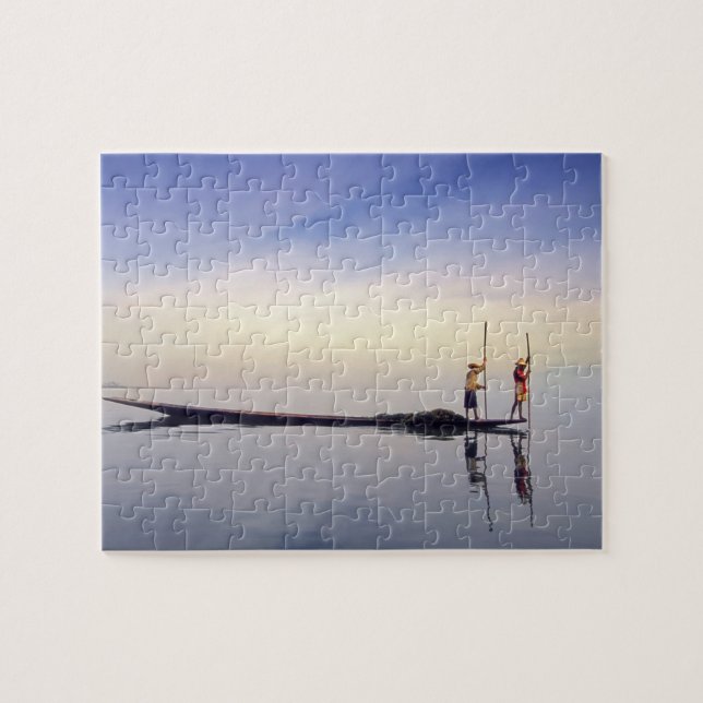 Asien, Burma, (Myanmar) Fiskebåt reflekteras på Pussel (Horisontell)