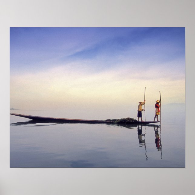 Asien, Burma, (Myanmar) Fiskefartyg reflekterat på Poster (Framsidan)