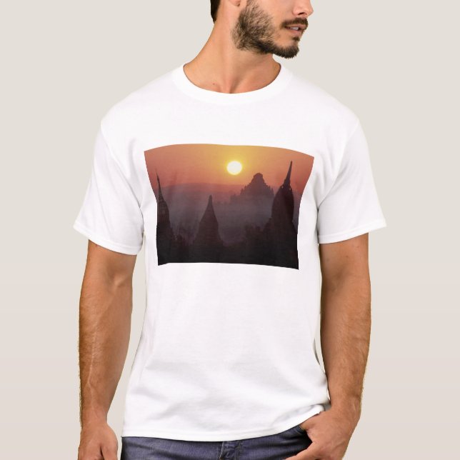 Asien, Burma, (Myanmar), Pagan (Bagan) Templet T Shirt (Framsida)