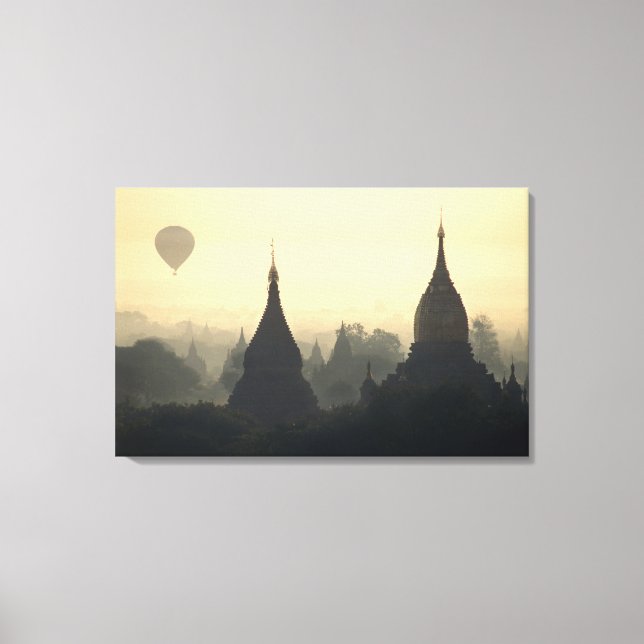 Asien, Burma, (Myanmar), Pagan (Bagan) Varm luft Canvastryck (Framsida)