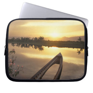 Asien, Burma (Myanmar) Sänkt fiskebåt Laptop Sleeve
