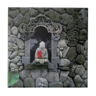 Asien, Indonesien, Bali. En Buddha-helgedom Kakelplatta