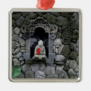 Asien, Indonesien, Bali. En buddhas helgedom Julgransprydnad Metall