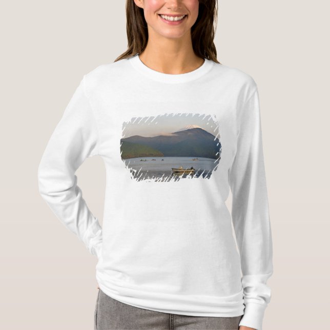 Asien, Japan, Hakone. Tidiga morgonvyer av Mt. Tee Shirt (Framsida)