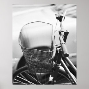 Asien, Japan, Tokyo. Bike basket i Ginza Poster
