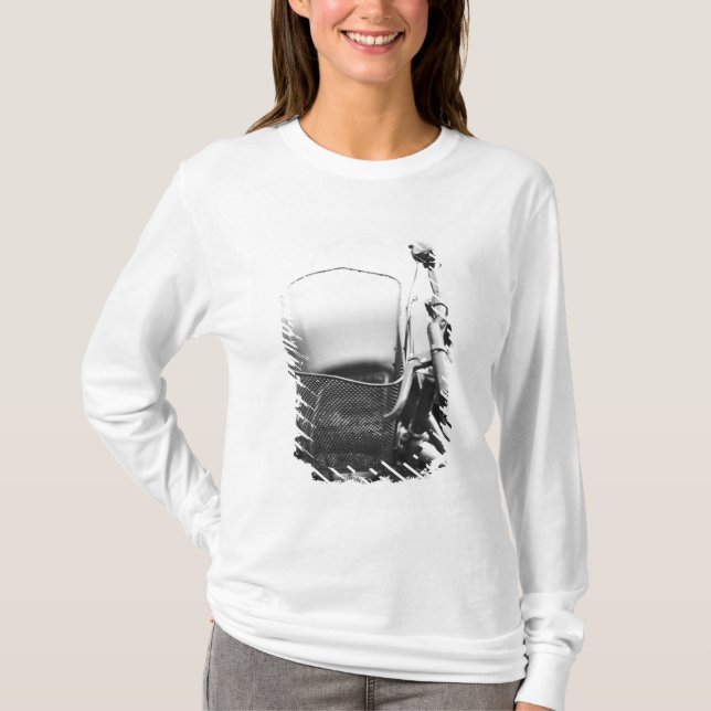 Asien, Japan, Tokyo. Bike basket i Ginza Tee (Framsida)