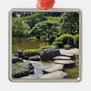Asien, Japan, Tokyo. Den japanska trädgården på Julgransprydnad Metall