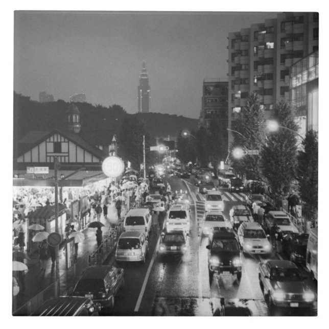 Asien, Japan, Tokyo. Evening, Harajuku Station, Kakelplatta (Framsidan)