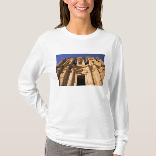 Asien, Jordanien, Petra. El Deir, klostret. Tee Shirt (Framsida)