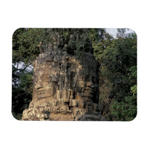 Asien, Kambodja, Siem Reap. Stora stenträskulpture Magnet