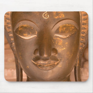 Asien, Laos, Vientiane, Bronsutsmyckning vid Wat Musmatta