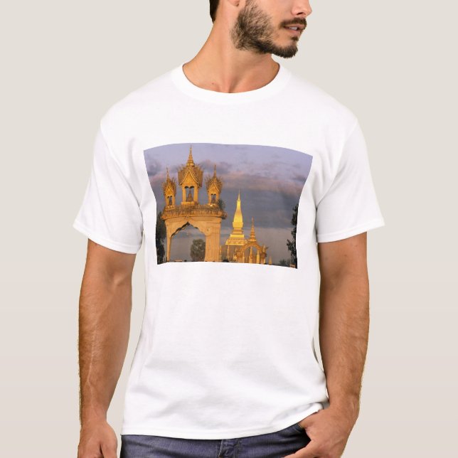 Asien, Laos, Vientiane. That Luang-templet. T-shirt (Framsida)