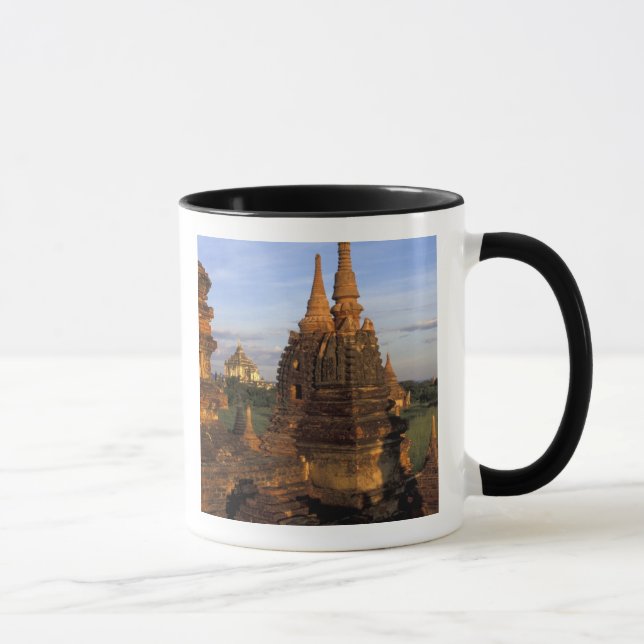 Asien, Myanmar, Bagan. Anseende tempel och Mugg (Höger)