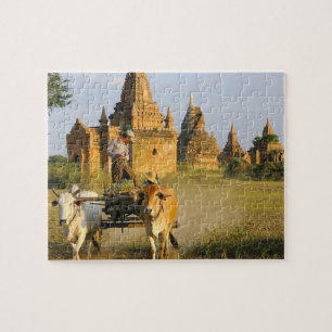 Asien, Myanmar (Burma), Bagan (Pagan). En kärra är Pussel