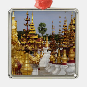 Asien, Myanmar (Burma), Bagan (Pagan). Shwe 5 Julgransprydnad Metall