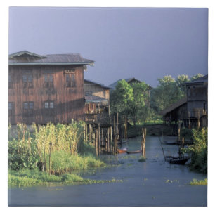 Asien, Myanmar, Inle Lake. En flytande by på Kakelplatta