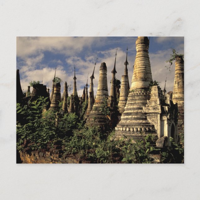 Asien, Myanmar, Inle Lake. Forntida ruiner av Vykort (Framsida)