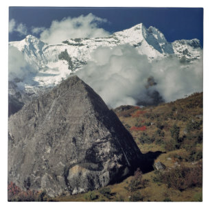 Asien, Nepal, Sagarmatha NP. En buddhistisk bön Kakelplatta
