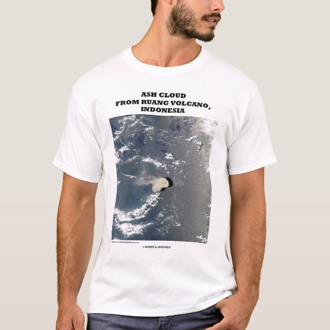 Askamoln från den Ruang vulkan, Indonesien T-shirt (Framsida)