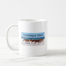Assateague ö (ponnyer på strandlogotyp) kaffemugg