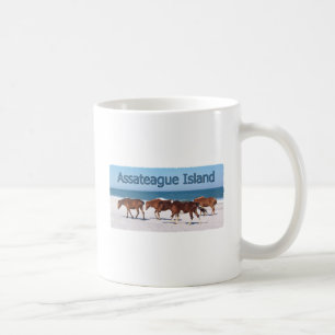 Assateague ö (ponnyer på strandlogotyp) kaffemugg