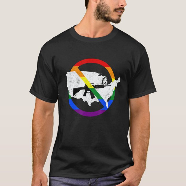 Assault Weapon Ban Sign  Map of USA  Rainbow Flag  T Shirt (Framsida)