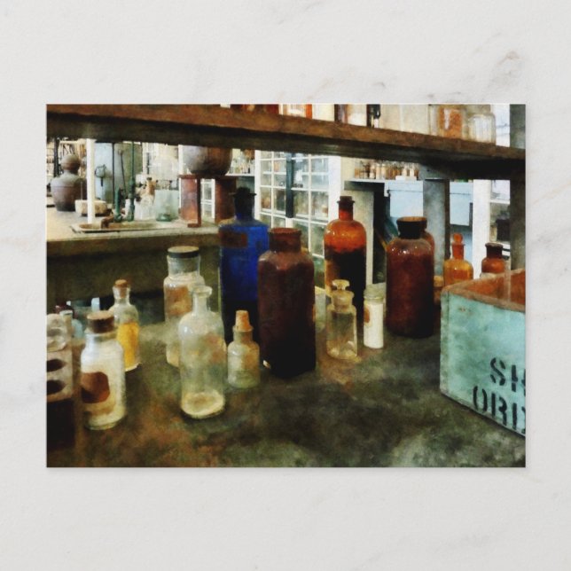 Assorterade kemikalier i Flaskor Vykort (Framsida)