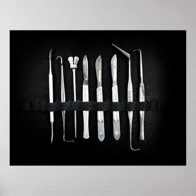 Assorterat Antikalt Embalming Verktyg Poster (Framsidan)