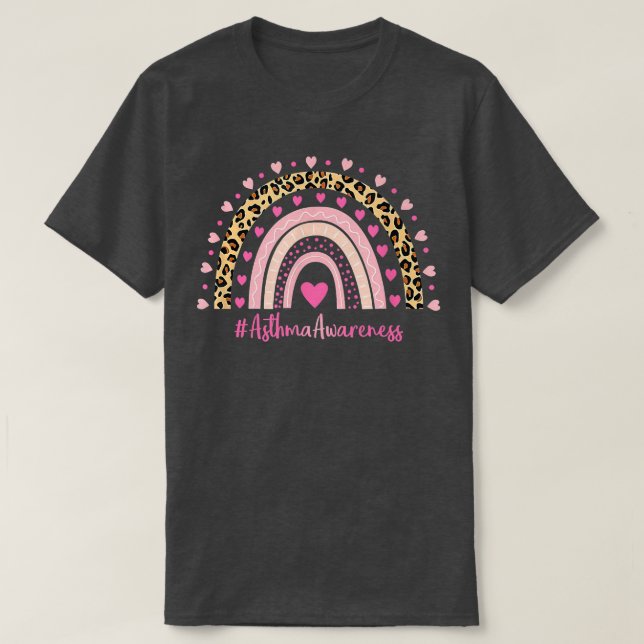 Astma Awareness Rosa Heart Leopard Regnbåge Asthma T Shirt (Design framsida)