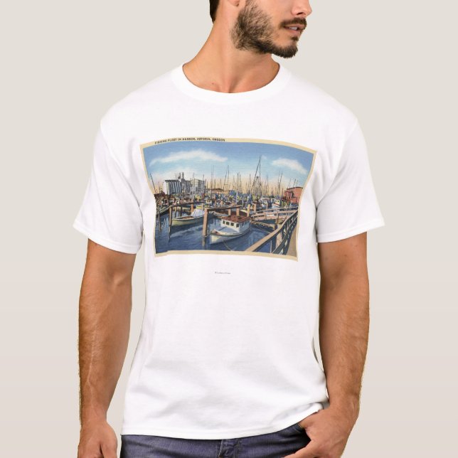 Astoria Oregon - fiskeflotta i hamn T-shirt (Framsida)