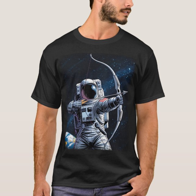 ASTRO ARCHER - Astronaut med Bow och Pil T Shirt (Framsida)
