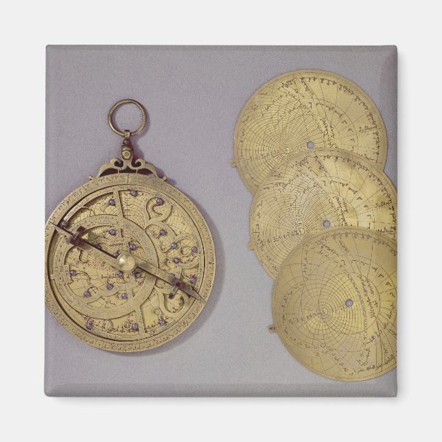 Astrolabe, 1216 magnet (Framsidan)