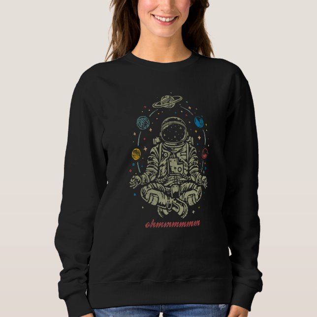 Astronaut And Planets For Yoga Fans T Shirt (Framsida)