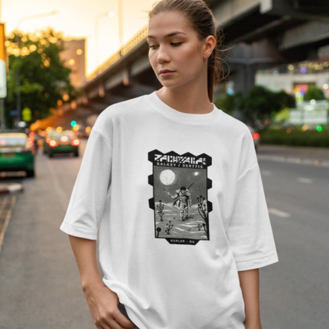 Astronaut Äventyr T Shirt (Skapare uppladdad)