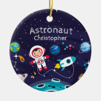 Astronaut-barn vid måne, monogrammat vid namn julgransprydnad keramik