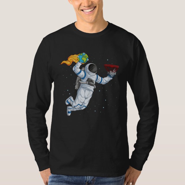 Astronaut Basketball Player Play Basketball In Spa T Shirt (Framsida)
