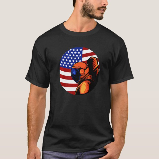 Astronaut Cosmonaut USA US American Flagga Space R T Shirt (Framsida)