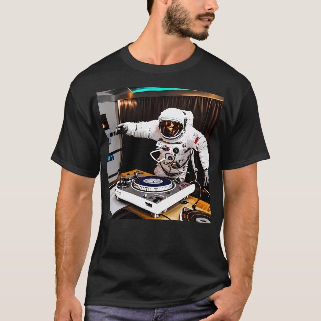 Astronaut d j på turntable t shirt (Framsida)