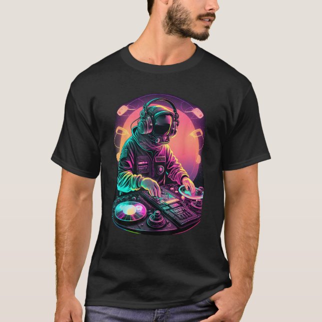 Astronaut DJ, DJing in Space, EDM cool Graphic T Shirt (Framsida)