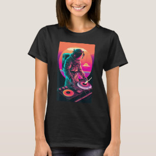Astronaut DJ, DJing in Space, EDM coola Vaporwave T Shirt