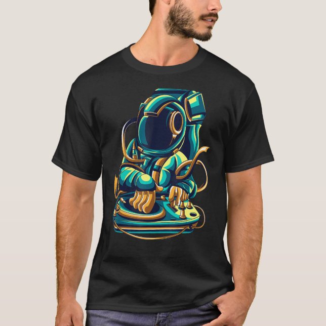 Astronaut DJ T Shirt (Framsida)