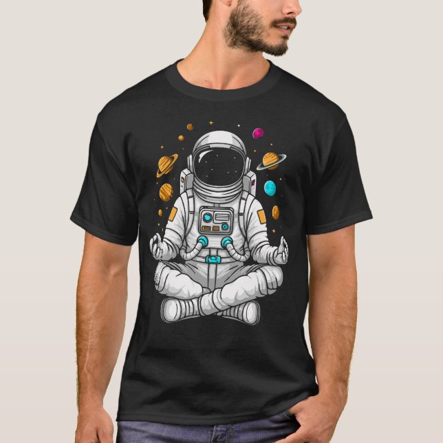 Astronaut Do Yoga Pose On Space Meditation Astrona T Shirt (Framsida)