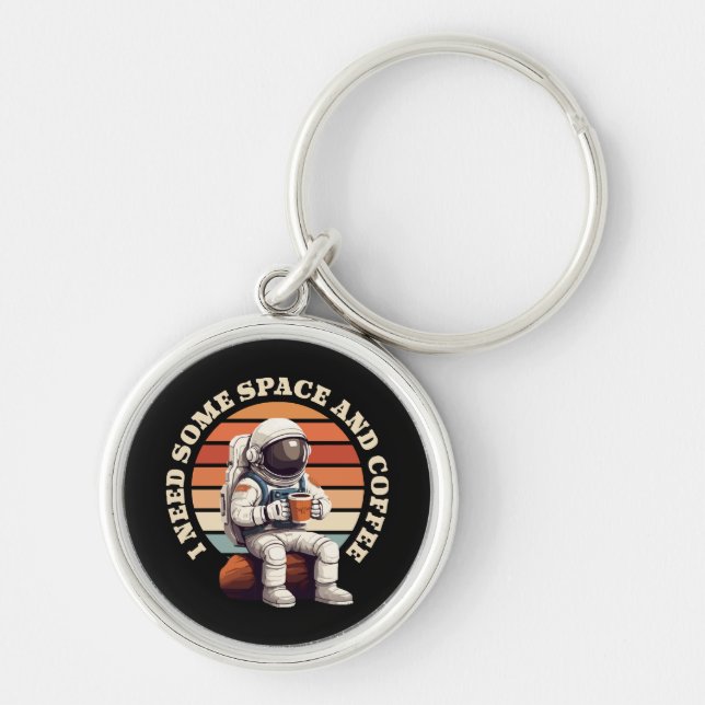 Astronaut Dricker Kaffe Rund Silverfärgad Nyckelring (Framsidan)