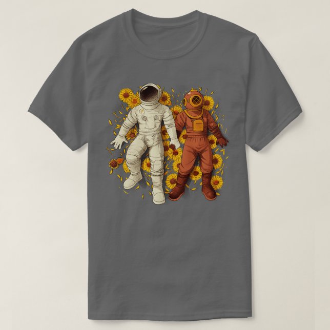 Astronaut Dyka Holding Händer av Tobe Fonse T Shirt (Design framsida)