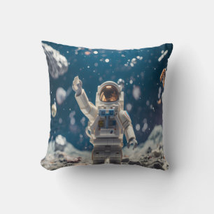 Astronaut från en annan värld i rymden Kastkudde Kudde