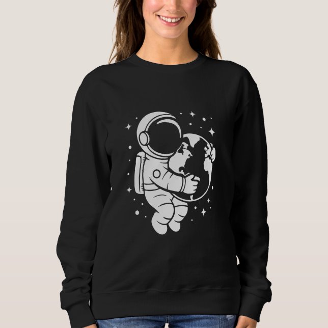 Astronaut Holding Earth Space Graphic Art Design T Shirt (Framsida)