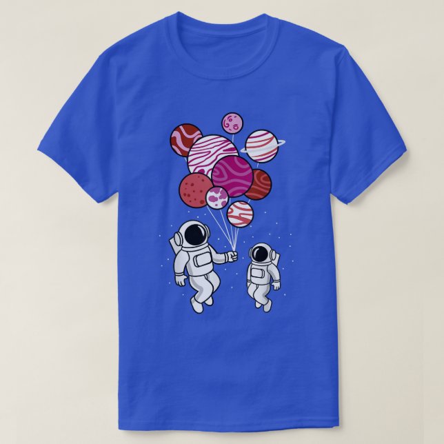 Astronaut Holding Lesbisk Planet Balloons T Shirt (Design framsida)