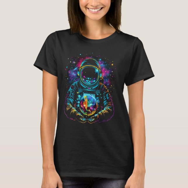 Astronaut Holding Planets Earth Astronaut Science T Shirt (Framsida)